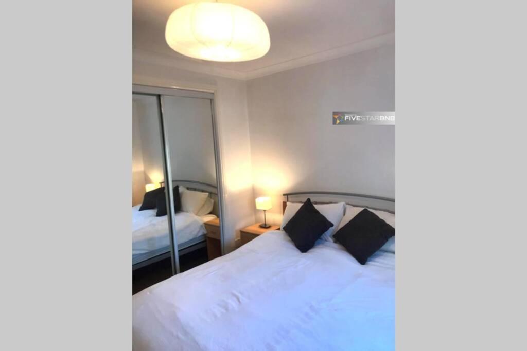 Waterfront Living In Leith With Free Parking! Apartment Edinburgh Exterior photo