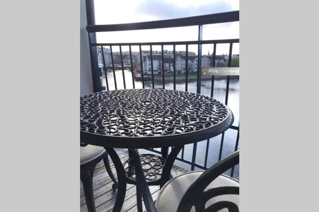 Waterfront Living In Leith With Free Parking! Apartment Edinburgh Exterior photo